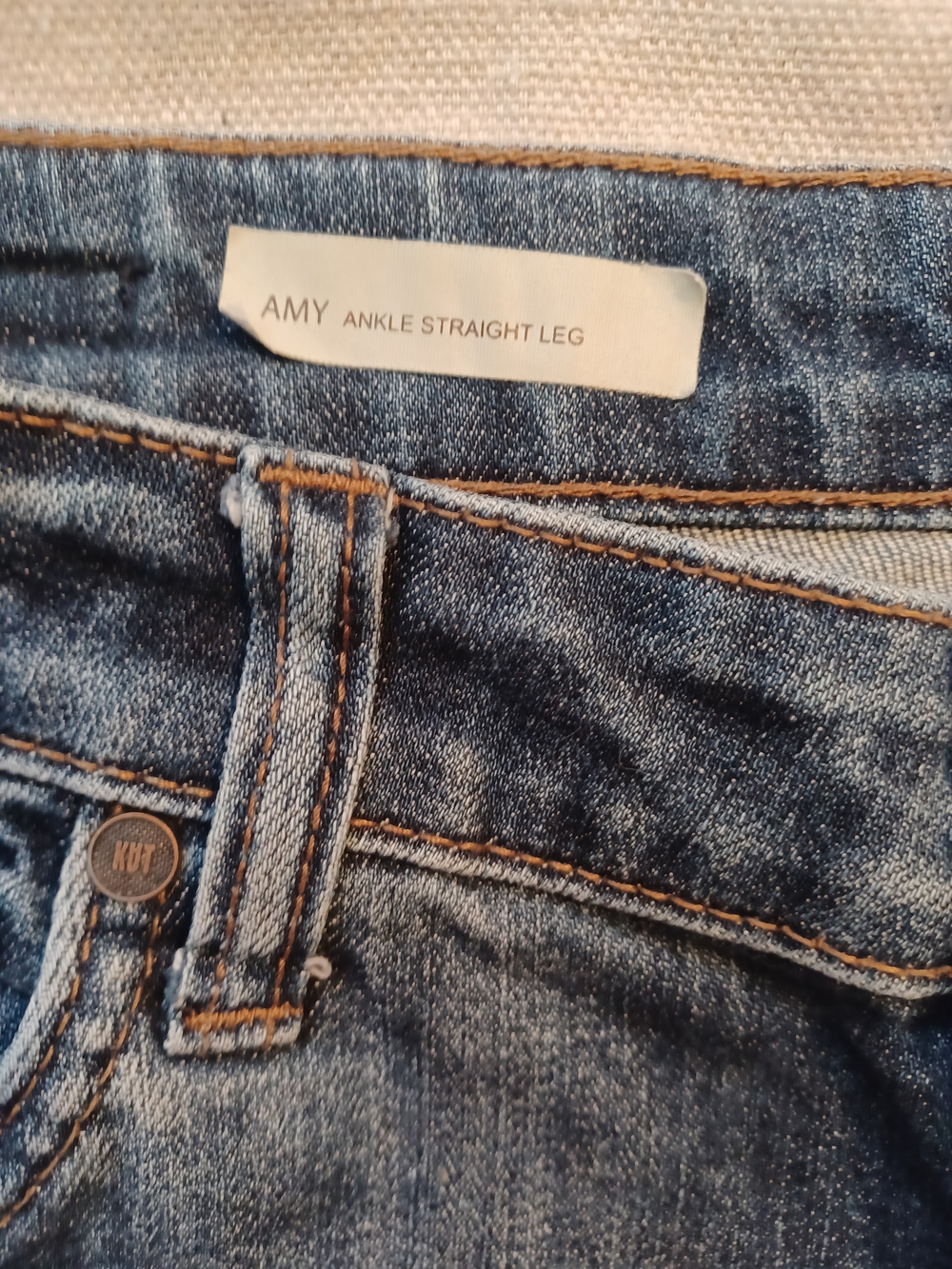 Kut from the Kloth Amy Distressed Ankle Straight Leg Jeans Women's Size 10 - Picture 2 of 10